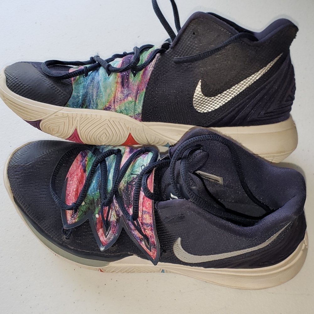 Nike Kyrie Irving Size 8 Men